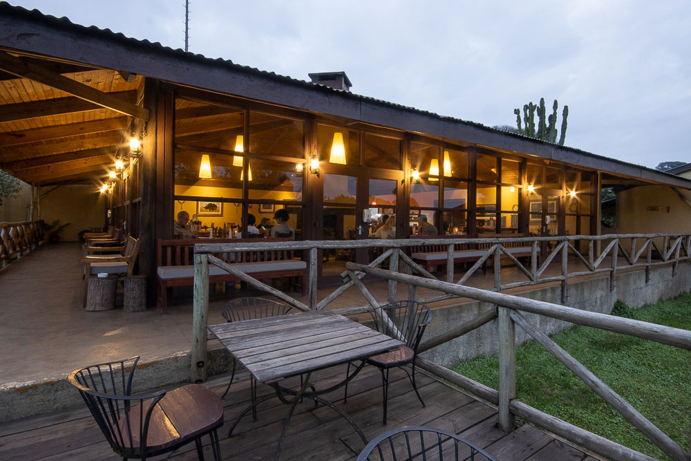 mid range lodge for safari 