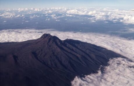 mawenzi peak – cloud view mawenzi peak kilimanjaro