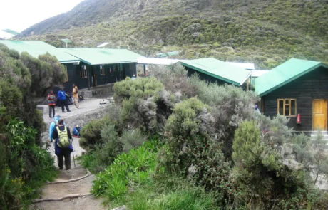 saddle-hut-mount-meru saddle hut mount meru