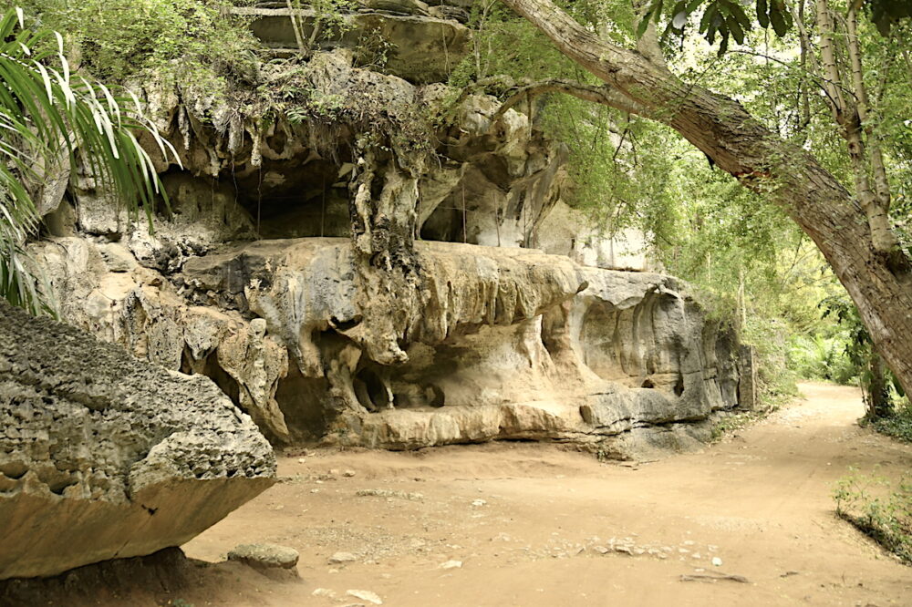 amboni-caves-tanzania amboni caves tanzania
